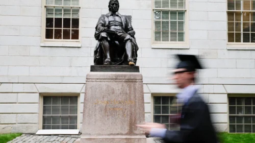 Gjykata pezullon sërish dekretin e Trumpit për ndalimin e hyrjes së studentëve të huaj në Harvard