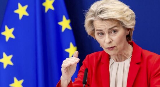 Von der Leyen: Izraeli ka të drejtë të mbrohet, Irani s’mund të ketë armë bërthamore