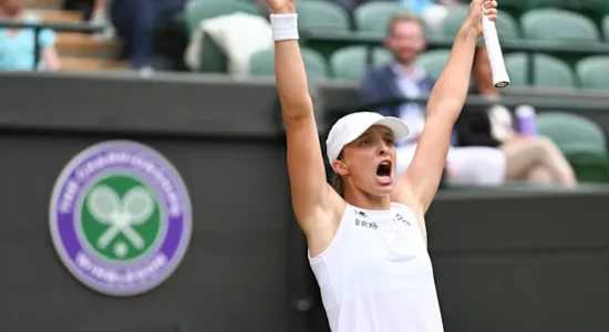 Iga Swiatek “shpartallon” Anisimova në finale, është “mbretëresha” e re e Wimbledon