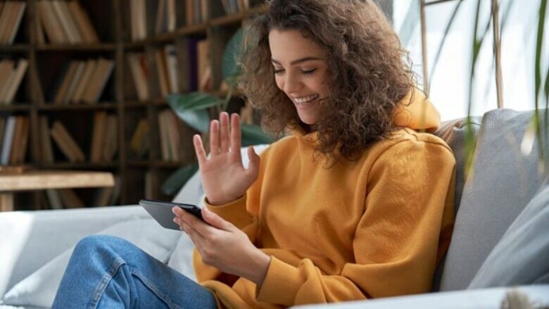 Apple planifikon të censurojë lakuriqësinë dhe zhveshjen në thirrjet FaceTime