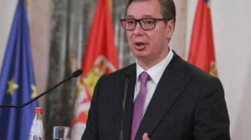 Vuçiq ankohet te ndërkombëtarët për urat në Mitrovicë