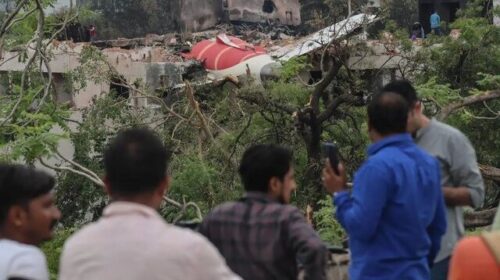 Tmerri i rrëzimit të avionit Air India nuk ka fund, të afërmit e viktimave: Po na japin trupat e gabuar