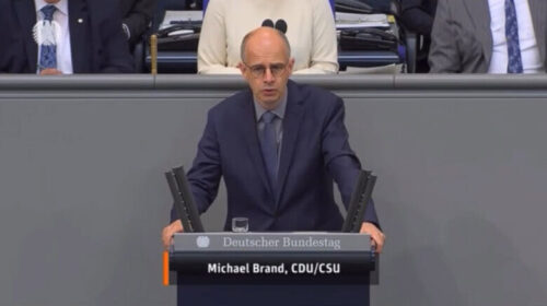 Debate të ashpra në Budestagun gjerman! Nuk kujtohet vetëm Srebrenica, flitet dhe për masakrat serbe në Kosovë