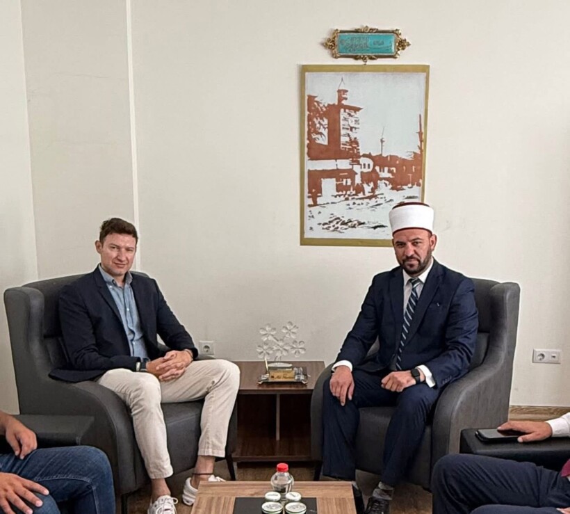 Vizitë diplomatike në BFI e Strugës – Meidani takon Myftiun