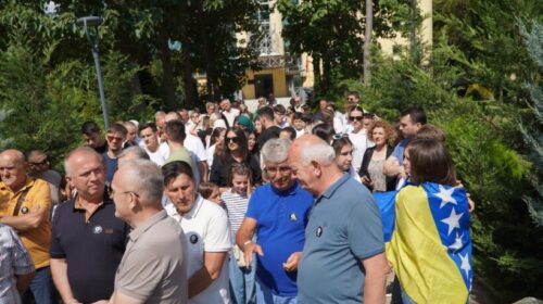 (VIDEO) Marsh simbolik në Shkup në përkujtim të Srebrenicës
