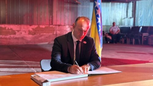 Gashi në Potoçari: Srebrenica është plagë e hapur në ndërgjegjen e njerëzimit