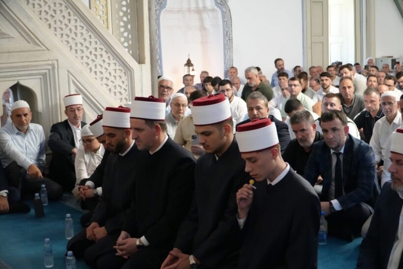 Shkupit i shtohen tre hafiza të rinj   ceremonia e memorizimit të Kur anit u mbajt në xhaminë  Mustafa Pasha 