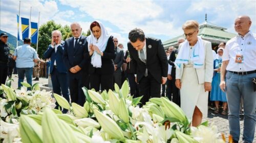 Kurti për familjarët e viktimave në Srebrenicë: Pikëllimi nuk i ka thyer