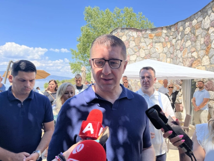 Mickoski për akuzat e Arsovskës: Shteti ka institucione, u bëj thirrje të veprojnë