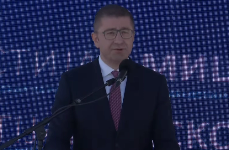 Mickoski: Jemi duke bërë hapa gjigant në ekonomi – rritje të BPV-së mes 4 dhe 6 për qind në tremujorin e dytë dhe rritje historike të prodhimit industrial