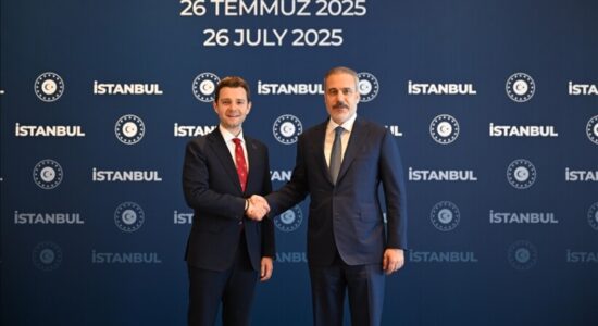 Mucunski dhe Fidan takohen në Stamboll, fokus forcimi i marrëdhënieve politike dypalësh