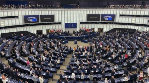 Përkujtimi i 30-vjetorit të gjenocidit në Srebrenicë, në PE theksohet parandalimi i gjenocidit në Gaza