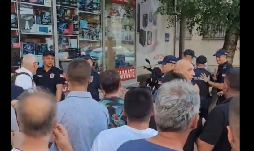 Kacafytje mes protestuesve dhe policisë në Serbi