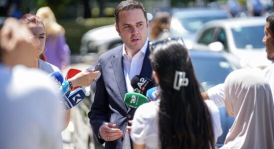 Abdixhiku: LDK qëndroi në sallë për t’ia nisur diskutimeve pas uzurpimit antikushtetues të Kuvendit nga VV-ja
