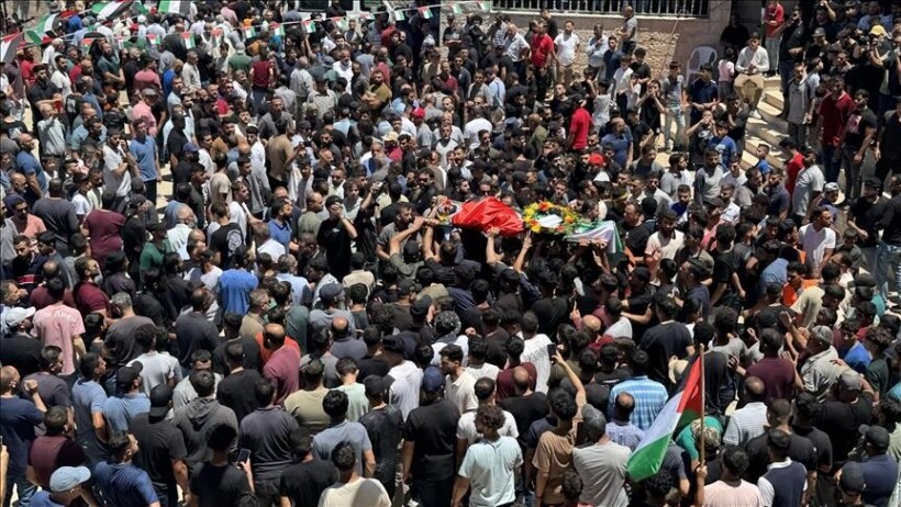 Qindra njerëz marrin pjesë në funeralin e palestinezo-amerikanit të vrarë nga kolonët izraelitë