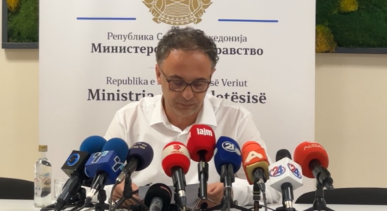 (VIDEO) Fati i 155 infermiereve, ministri Aliu: Pas 2-3 ditëve infermieret do të marrin vendim