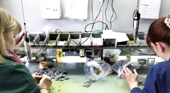 Ulet numri i punëtorëve në industri