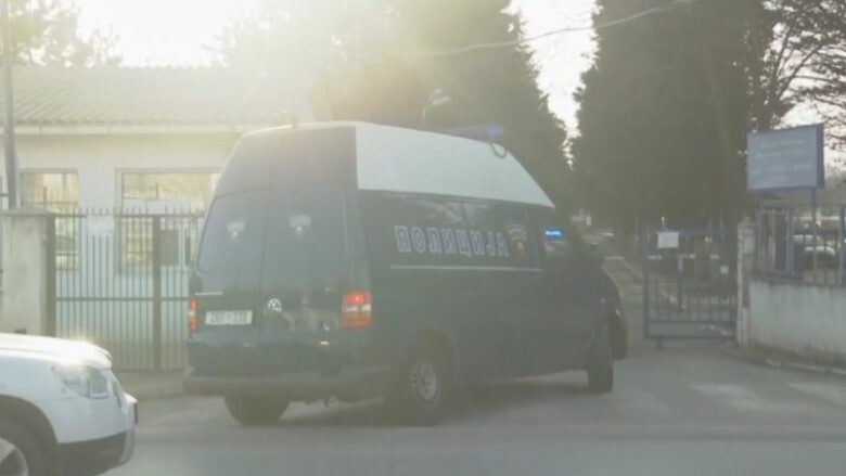 Kallëzim penal ndaj ish-drejtorit të Burgut në Shutkë dhe shtatë personave tjerë, dyshohet se lejuan të burgosurit të shkonin në shtëpi pa të drejtë