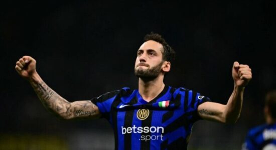 Galatasaray dhe Inter fillojnë bisedimet për Calhanoglun