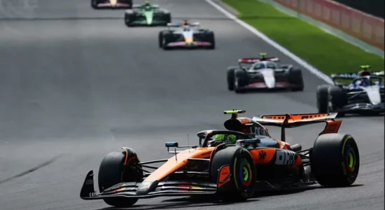 McLaren dominon provat zyrtare në Belgjikë, Norris niset i pari