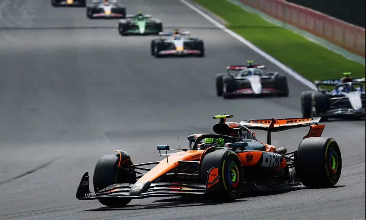 McLaren dominon provat zyrtare në Belgjikë, Norris niset i pari