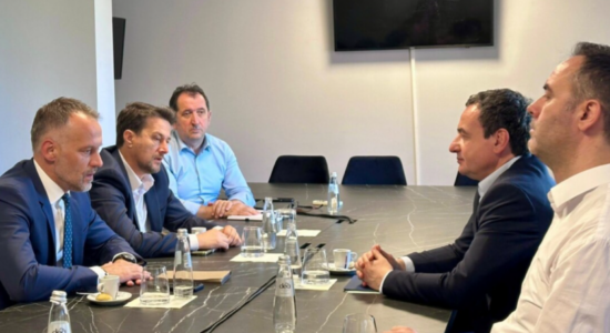 Fetai dhe Qoku takohen me krerët e VV-së, flasin për zgjedhjet lokale