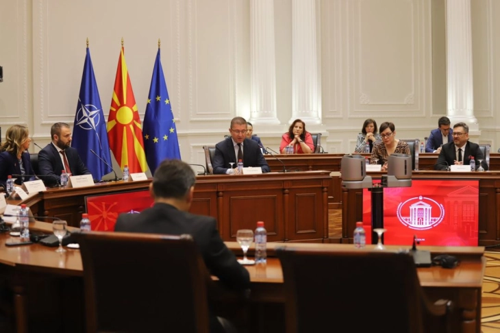 Këshilli ekonomiko-social duhet të mbajë seancë, pritet të bisedojë për inflacionin dhe rritjen e pagave