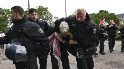 Gjermani, policia ndërhyn me forcë ndaj protestuesve propalestinezë në Berlin