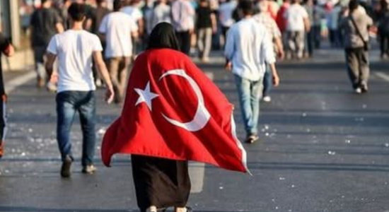 Nata e qëndresës së Turqisë: Gratë turke që sfiduan grusht shtetin me gjak dhe vendosmëri