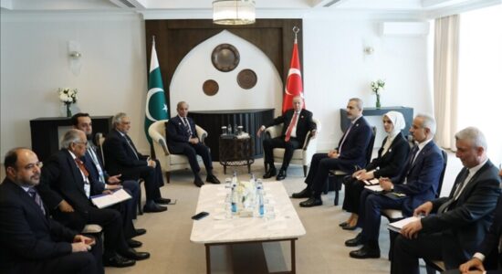 Presidenti Erdoğan takon kryeministrin pakistanez Sharif
