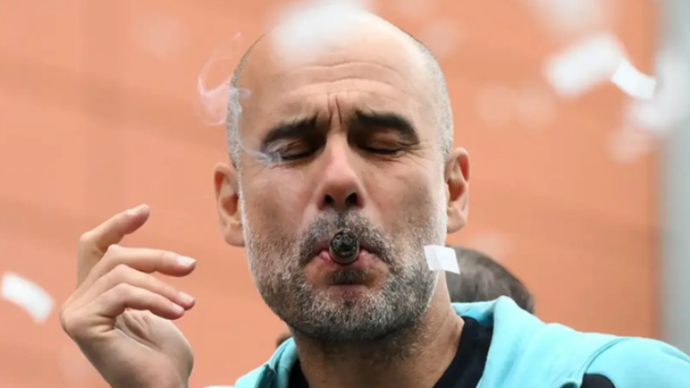 Pep Guardiola bëhet trajneri i parë që shpenzon mbi 2 miliardë euro