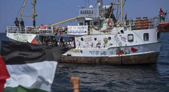 Izraeli e çon anijen humanitare Handala në Portin e Ashdodit, merr në pyetje aktivistët në bord