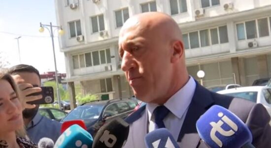 Haradinaj: Kurti duhet të lëshojë rrugë, po e bën gjendjen më të keqe për Kosovën
