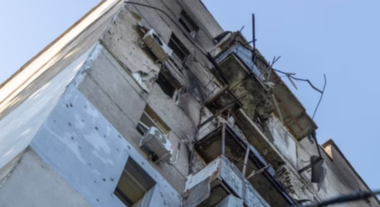 Rusia sulmon disa qytete ukrainase me qindra dronë dhe raketa