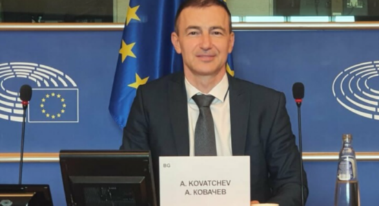 Kovaçev: Temat mbi identitetin dhe gjuhën nuk kanë vend në një raport mbi një vend që aplikon për anëtarësim në BE