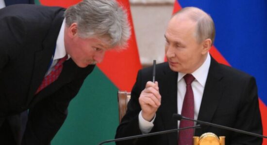 Kremlini reagon pas komenteve të Trump se do furnizojë me sisteme Patriot Kievin