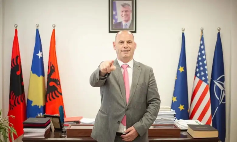 Ramiz Lladrovci nuk tërhiqet: Bashkë vazhdojmë, +4!