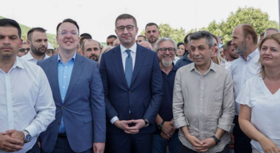 Mickoski: Autostrada drejt Ohrit për vite me radhë ishte simbol i ngecjes,  tani do të jetë simbol i suksesit dhe punës së përgjegjshme