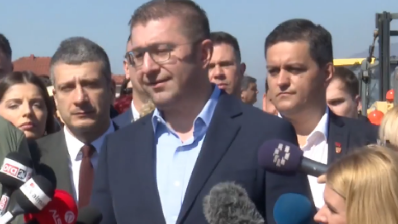 Mickoski: Po punohet në segmentin rrugor Klimeshtan-Ohër