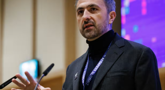 Ekipi i Mustafa Suleyman krijon një sistem IA më të saktë se mjekët