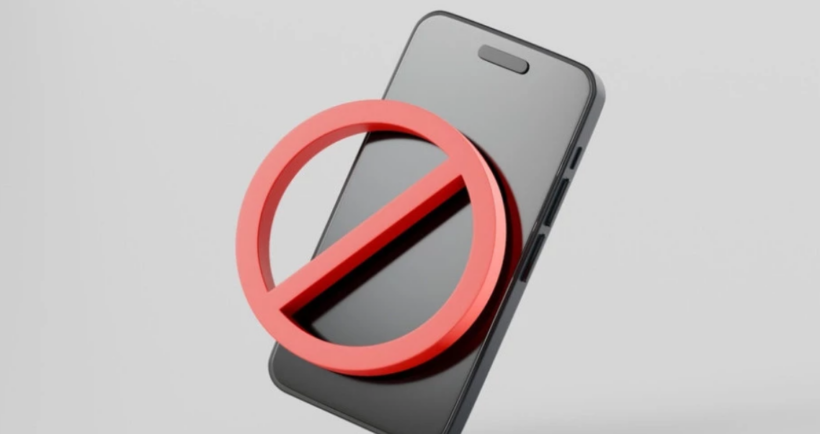 Holandë/ Ndalimi i telefonave inteligjentë në shkolla përmirësoi procesin mësimor