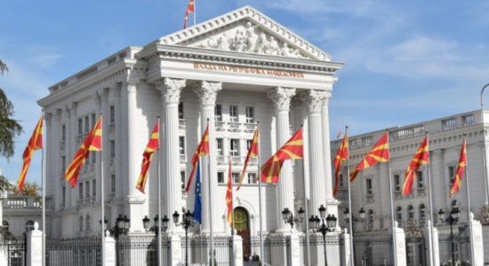 Qeveria u siguron pastrues të ajrit 49 komunave me qëllim të përmirësimit të cilësisë së ajrit