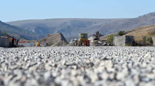 Bullgaria shpalli tender për 2,4 kilometrat e fundit nga hekurudha nga Gjueshevë deri në Deve Bair dhe për seksionin Sofje – Radomir