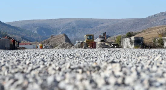 Bullgaria shpalli tender për 2,4 kilometrat e fundit nga hekurudha nga Gjueshevë deri në Deve Bair dhe për seksionin Sofje – Radomir