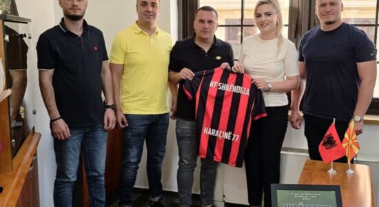 Zv/ministrja e Sporti, Safije Sadiki takohet me drejtuesit e Shkëndisë së Haraçinës