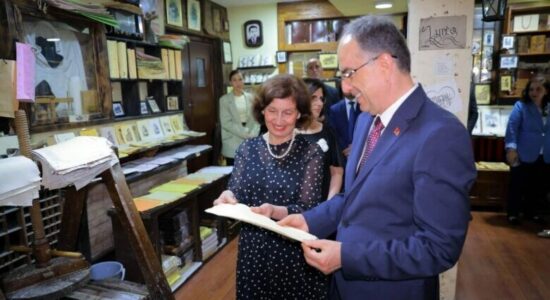 Takimi Siljanovska Davkova-Begaj: Korridori 8 duhet të jetë prioritet i dy vendeve
