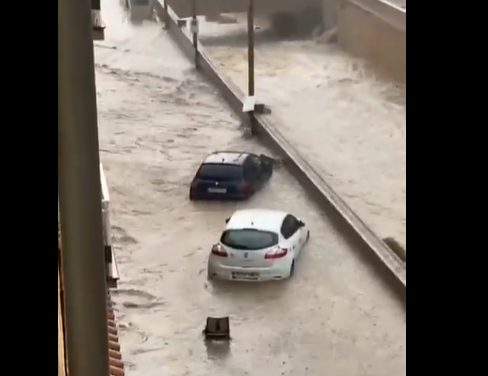 Spanja përfshihet nga përmbytjet dhe stuhitë e forta