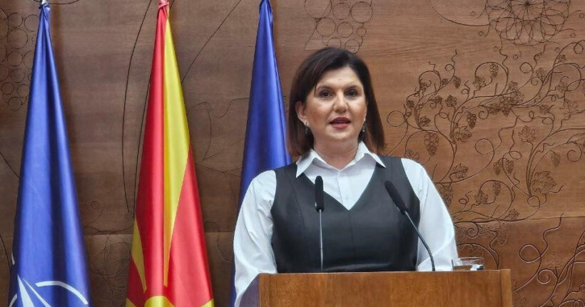 (VIDEO) Kryetarja e antikorrupsionit dorëzoi dorëheqjen në Kuvend