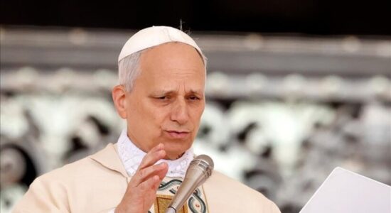 Papa Leoni thirrje kryeministrit izraelit: Duhet të mbrohen vendet e adhurimit
