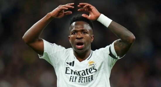 Pretendime të larta, “ngrin” rinovimi i Vinicius me Real Madrid